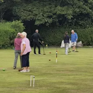 Bowls-v-Balls